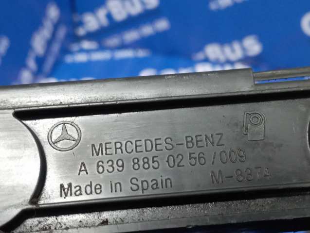 Кронштейн бампера заднього, правий A6398850256 MERCEDES