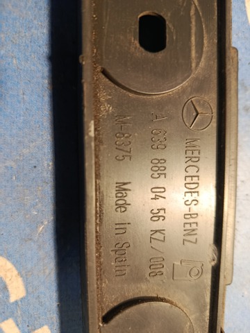 Направляюча заднього бампера, права A6398850456 MERCEDES