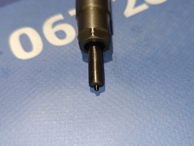 Форсунка інжектора A6420701187 MERCEDES