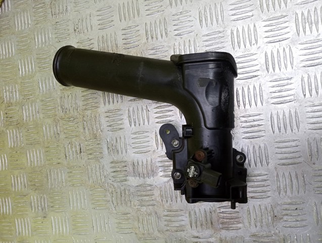 Патрубок дросельний A6460902737 MERCEDES