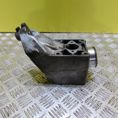 Кронштейн подушки (опори) двигуна, лівої A6462230004 MERCEDES