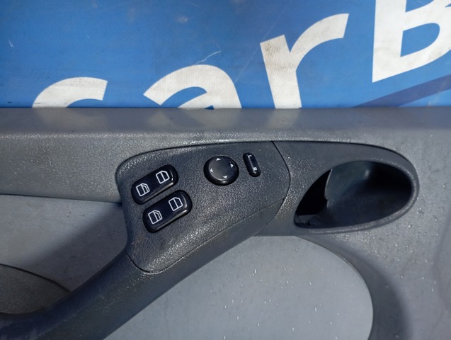 Облицювання водійських дверей A9017201270 MERCEDES