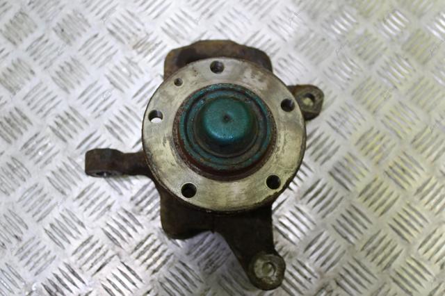 Цапфа поворотна права A9043320502 MERCEDES