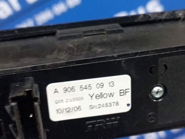 Кнопковий блок керування склопідіймачами передній правий A9065450913 MERCEDES
