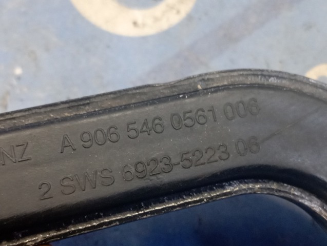 Рейка направляюча зсувної двері, нижня права A9065460561 MERCEDES