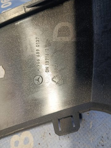 Декоративна накладка центральної консолі A9066890137 MERCEDES