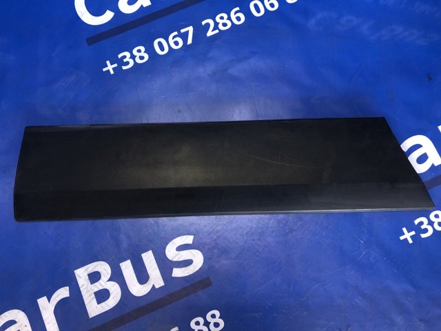 Молдинг передніх лівих дверей, нижній A9066904982 MERCEDES