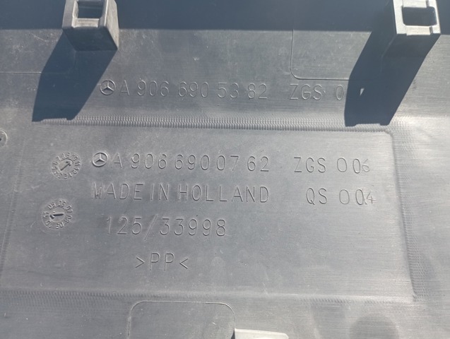 Молдинг бічний (зсувний) двері A9066905382 MERCEDES