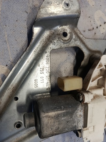 Механізм склопідіймача дверей передніх, правих A9067200146 MERCEDES