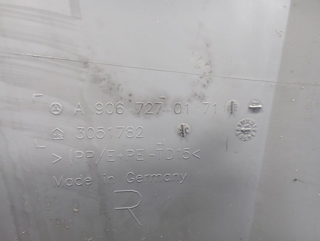 Оббивка боковини кузова A9067270171 MERCEDES