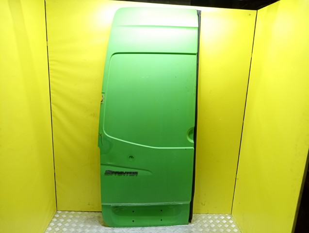 Двері фургона задні, розпашні, ліві A9067400005 MERCEDES