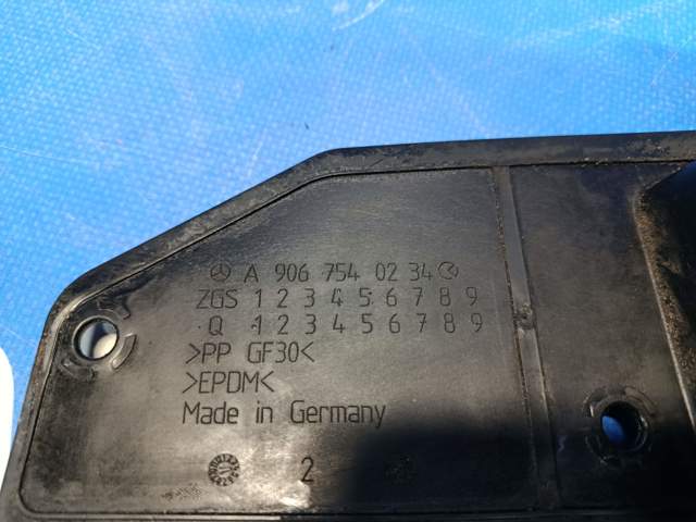 Захист паливозаливної горловини A9067540234 MERCEDES