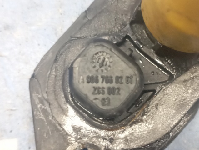 Відбійник зсувних дверей, верхній A9067660261 MERCEDES