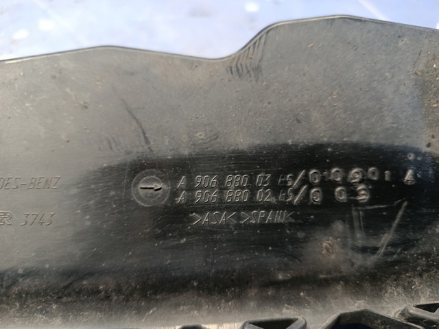 Захисна решітка радіатора A9068800385 MERCEDES