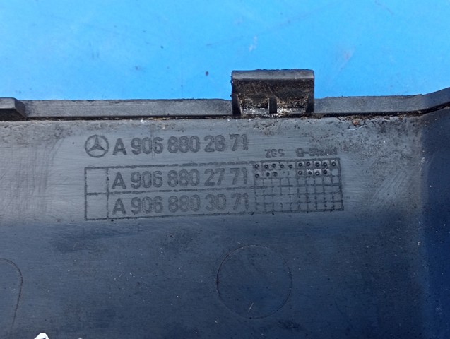 Молдинг бампера заднього, правий A9068802771 MERCEDES