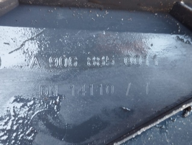 Переднє ікло бампера A9068850011 MERCEDES