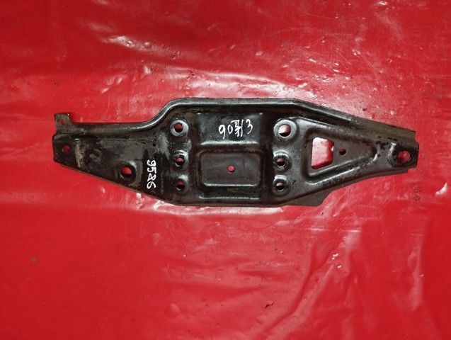 Кронштейн передньої балки A9076220700 MERCEDES