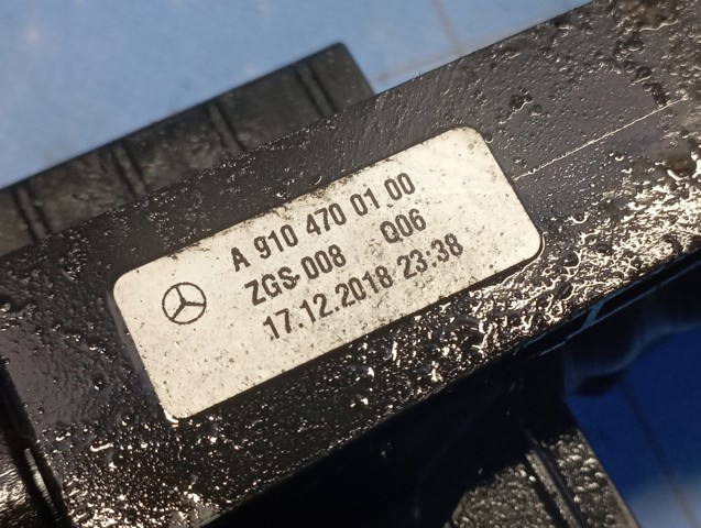 Заливна горловина бака AD BLUE A9104700100 MERCEDES
