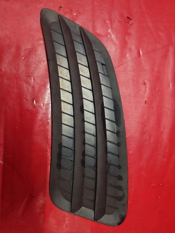 Пластик під лобове скло A9108360700 MERCEDES