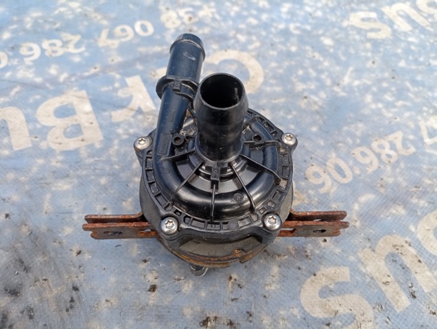 Водяний насос LJ9Z8K621A FORD