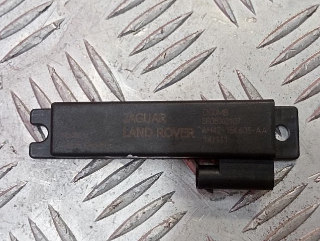 Антена автомобильна LR012709 LAND ROVER