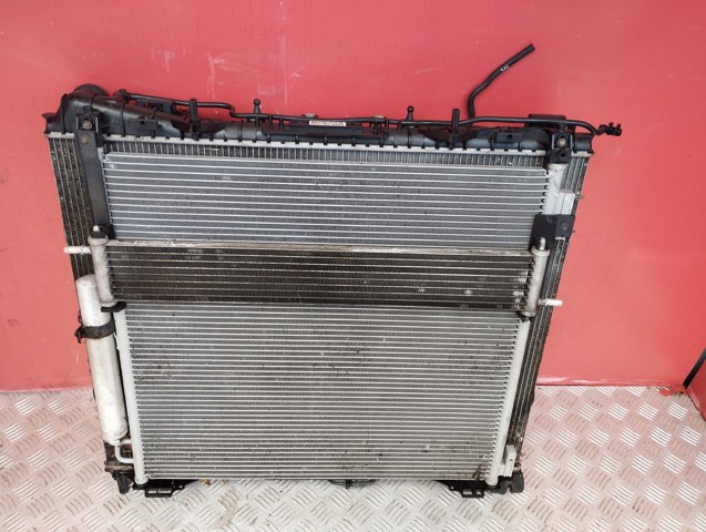 Радіатор охолодження LR034553 LAND ROVER
