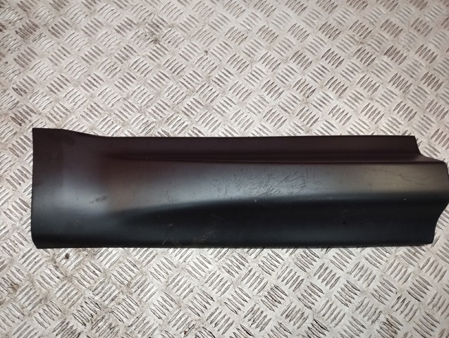Накладка задніх правих дверей, нижня LR044140 LAND ROVER