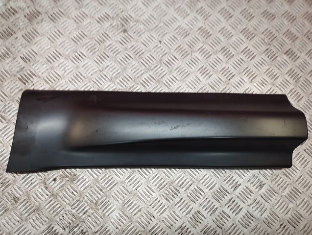 Накладка задніх лівих дверей, нижня LR044141 LAND ROVER