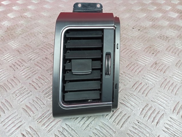 Решітка повітропровода права LR044685 LAND ROVER