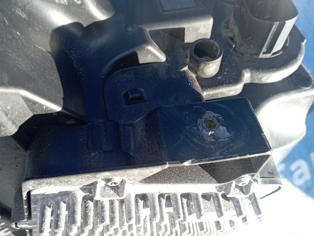 Фара основна ліва LR116431 LAND ROVER