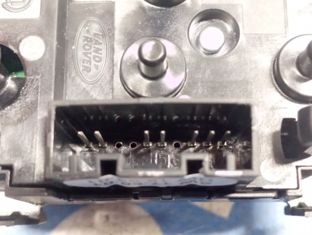 Блок кнопкових перемикачів рульового колеса LR116681 LAND ROVER