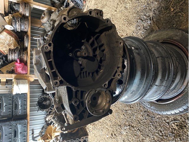 Корпус коробки передач 02Q301103C VAG