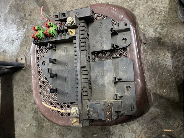 Корпус запобіжників 1635450405 MERCEDES