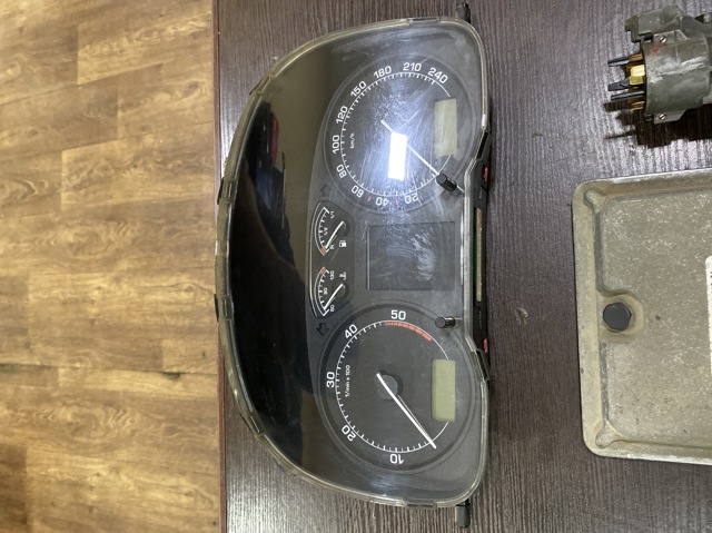 щиток приладу 1U0920801J VAG