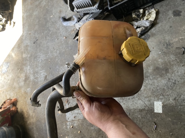 Водяний бачок системи охолодження 460029937 OPEL