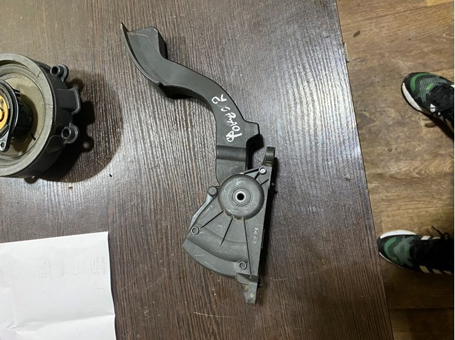 Педаль акселератора 4M519F836AH FORD