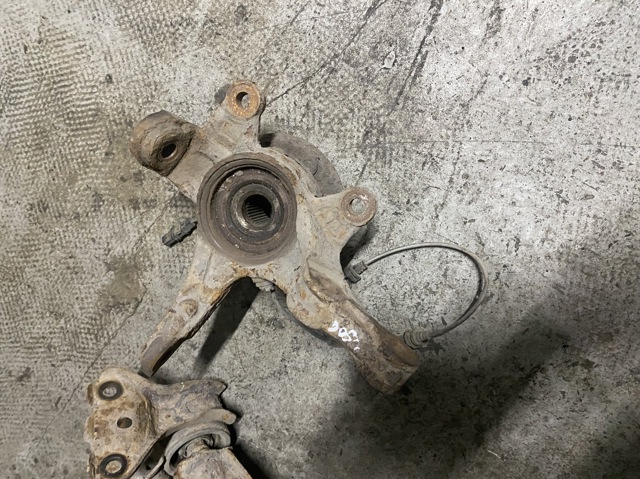 Цапфа поворотного кулака 51211SWAA00 HONDA