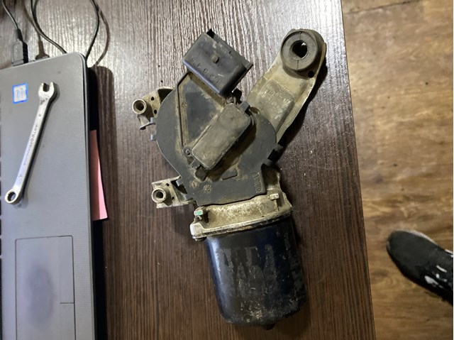Двигун склоочисника лобового скла (трапеції) 53630147 RENAULT