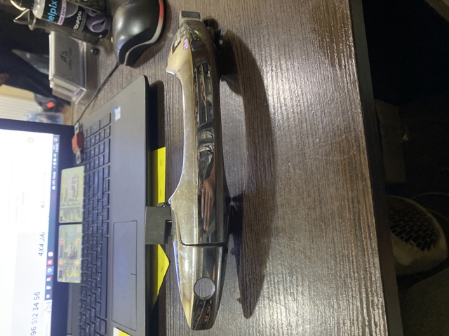 Ручка передньої двері зовнішня права 72140SWWE01ZA HONDA