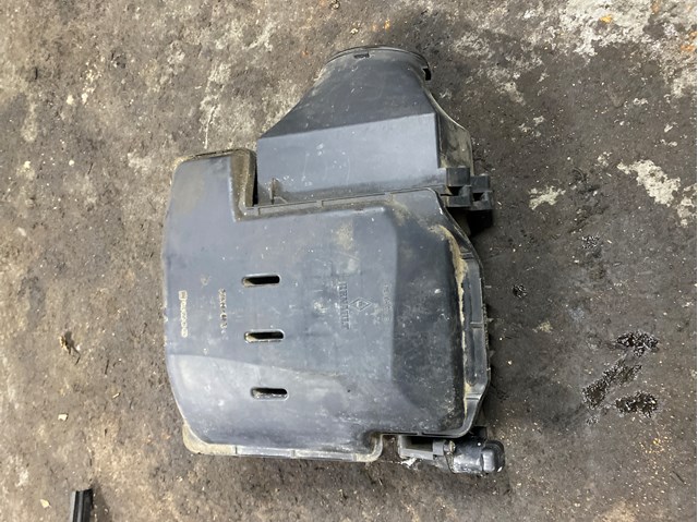 Корпус повітряного фільтра 7700104844 RENAULT