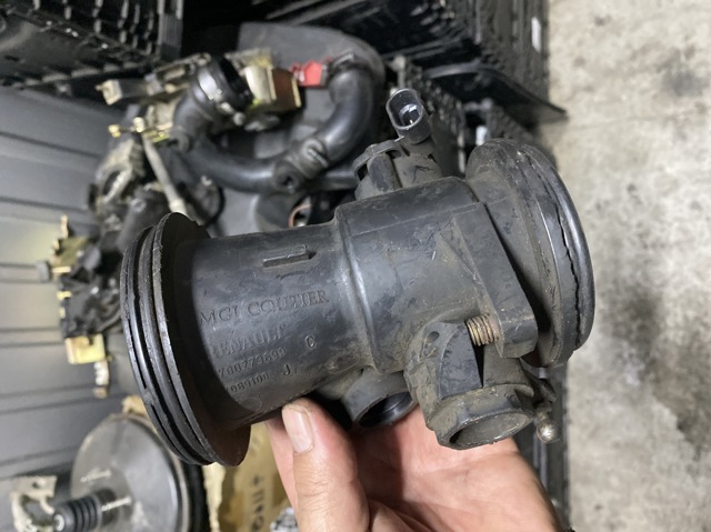 Заслінка повітряна 7700273699 RENAULT