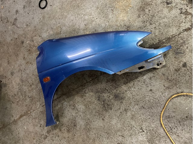 Переднє праве крило 7700844960 RENAULT
