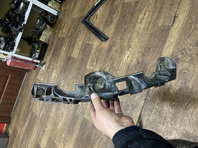 Кріплення бампера 8200114673 RENAULT