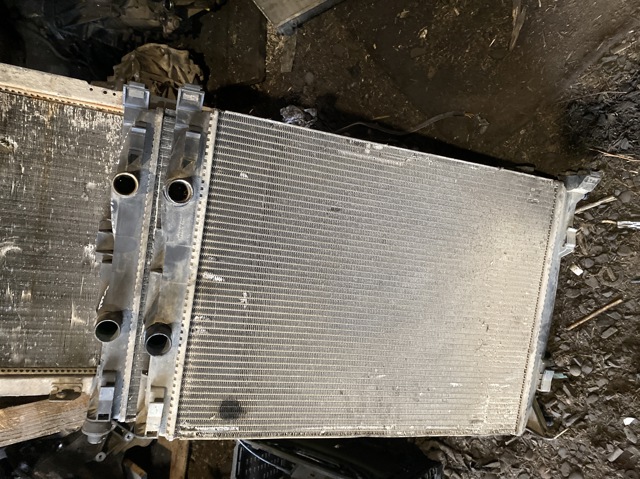 Підвіска радіатора 8200115542 RENAULT