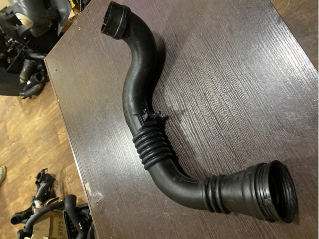 Шланг/патрубок интеркуллера 8200177586 RENAULT