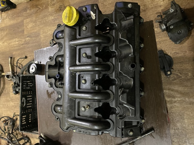 Кришка клапанів 8200239705 RENAULT