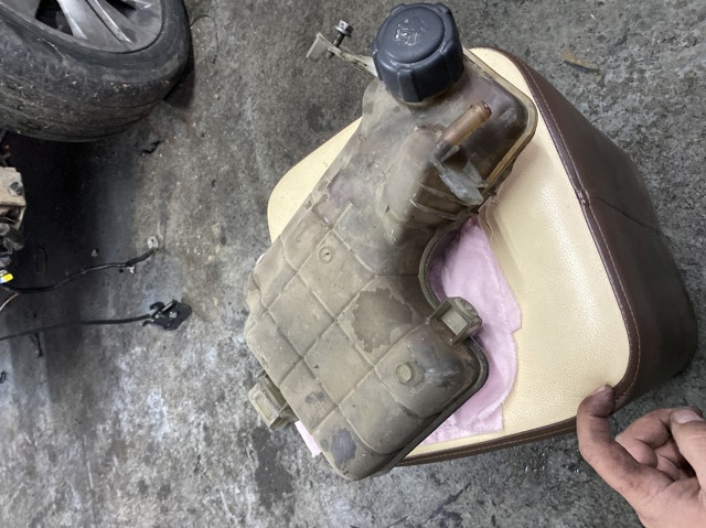 Бачок розширювальний 8200339746 RENAULT