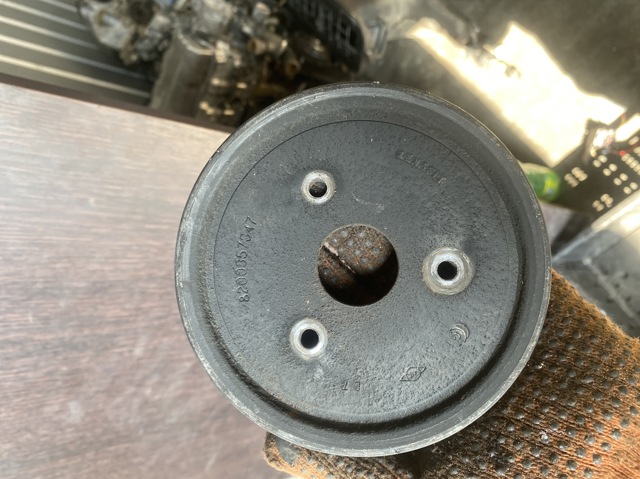 Шків насоса ГПК 8200357347 RENAULT