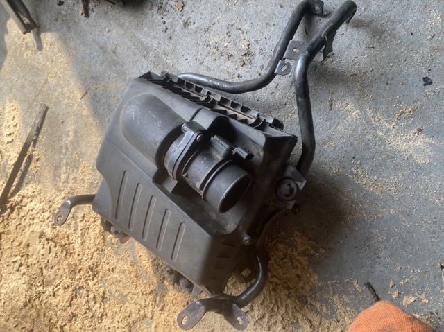 Корпус повітряного фільтра 8200467321 RENAULT