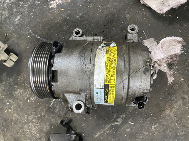 Компресор кондиціонера 8200677870 RENAULT